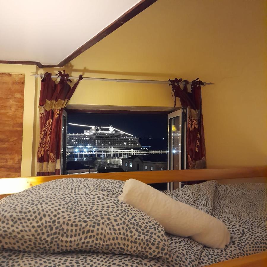 Pequeno Hostel Lisbon Luaran gambar
