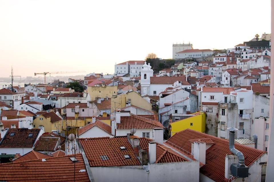 Pequeno Hostel Lisbon Luaran gambar